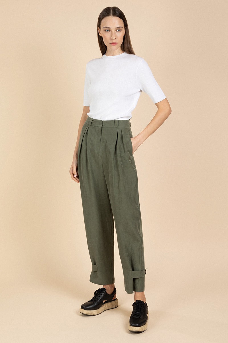 Летние брюки с защипами VASSA&Co, пол женский, цвет зеленый