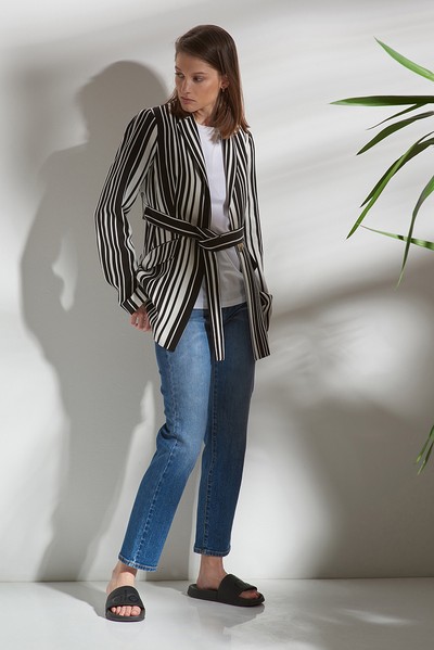 Jacket VASSA CODE, пол female, цвет black