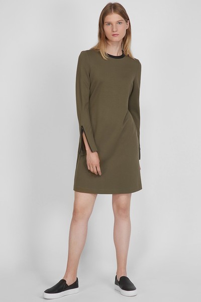 Трикотажное платье с отделкой по горловине из экокожи VASSA CODE, пол женский, цвет зеленый