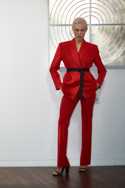 Брюки VASSA&Co, пол женский, цвет красный