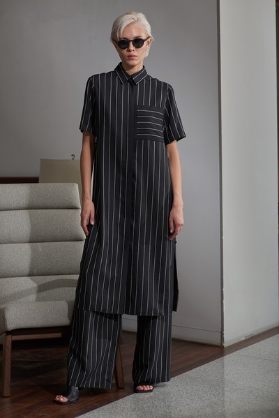 Платье-рубашка в полоску VASSA&Co, пол женский, цвет черный