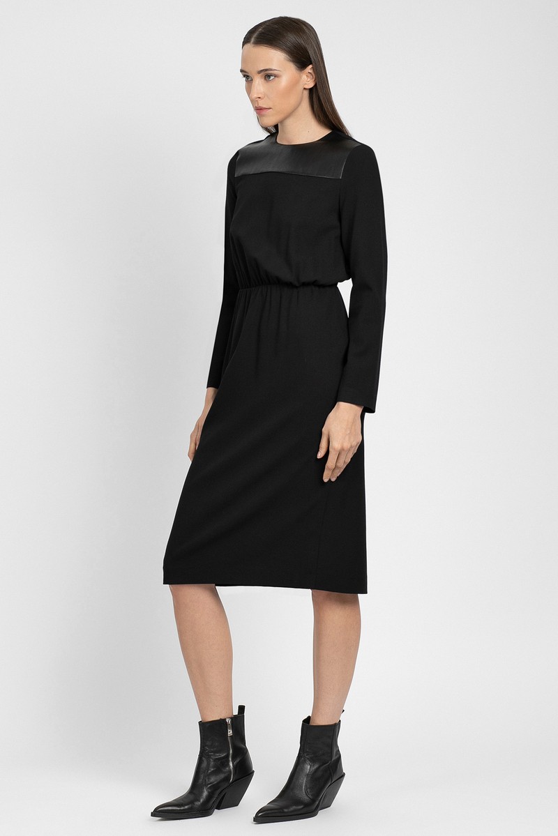 Минималистичное платье VASSA&Co, пол женский, цвет черный