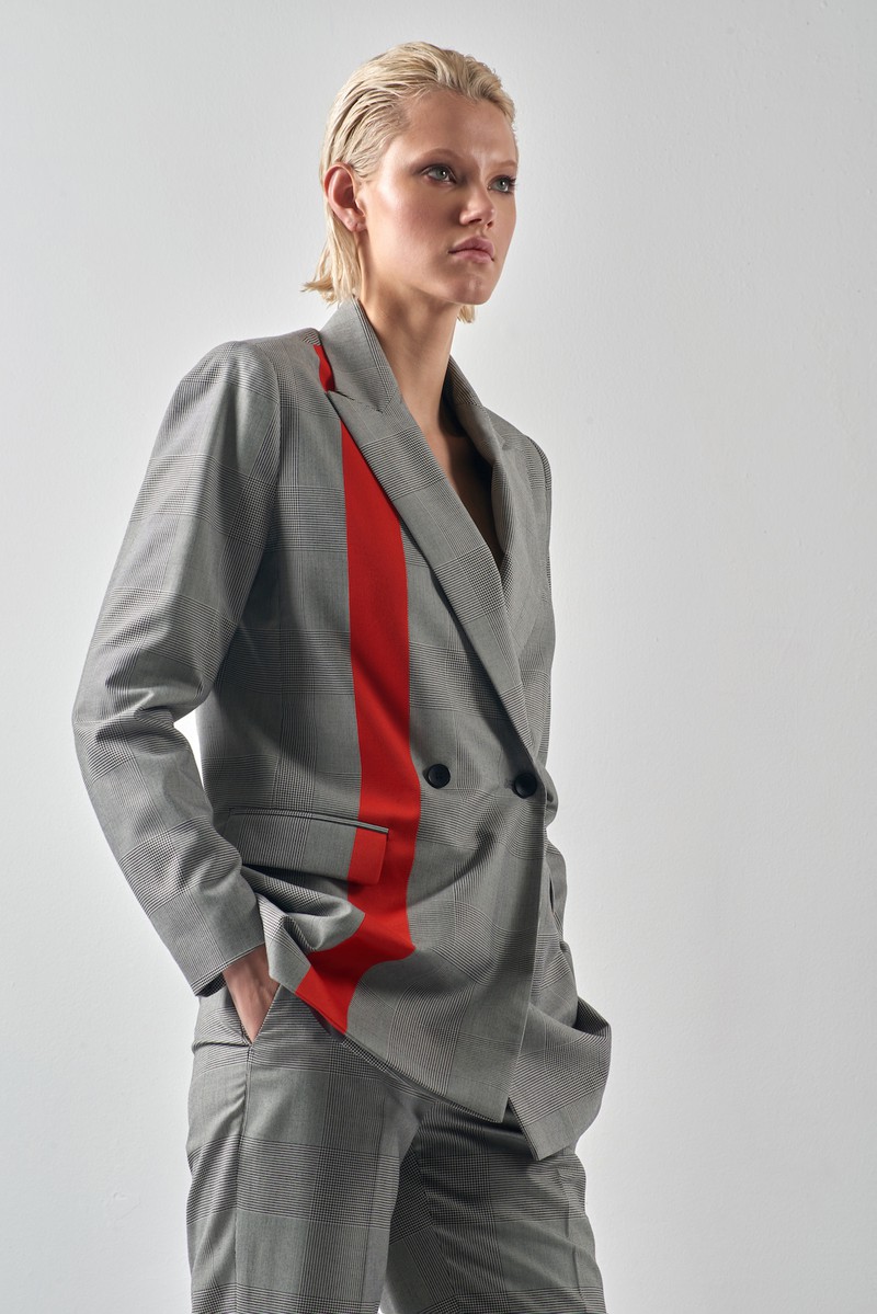 Жакет с контрастной вставкой VASSA&Co, пол женский, цвет черный