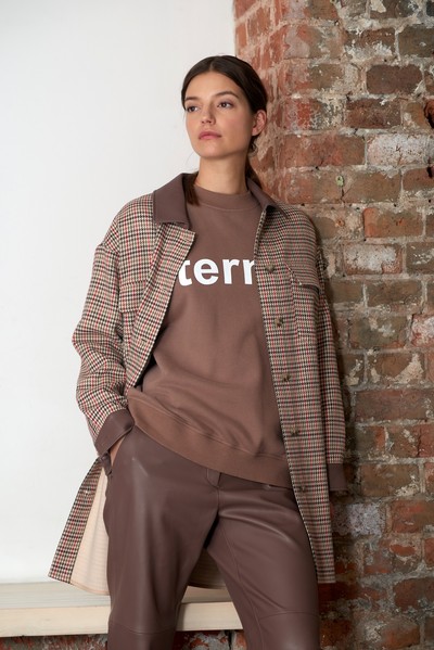 Жакет-рубашка с поясом VASSA CODE, пол женский, цвет коричневый