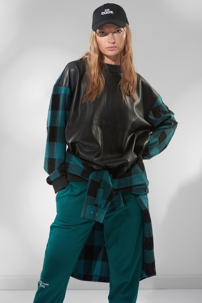 Sweatshirt VASSA CODE, пол female, цвет зеленый