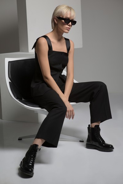 Дизайнерский жилет VASSA&Co, пол женский, цвет черный