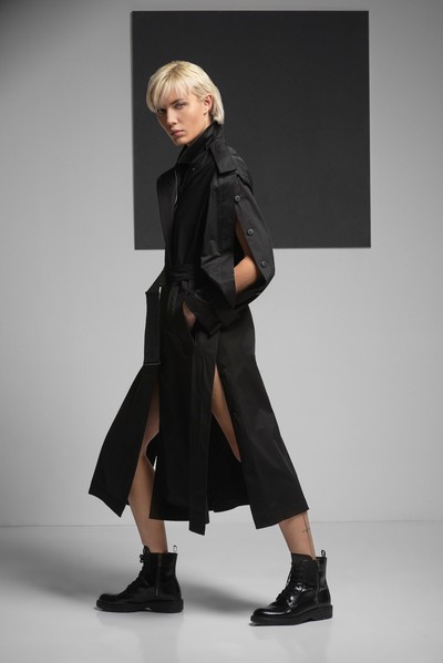 Дизайнерский плащ VASSA&Co, пол женский, цвет черный