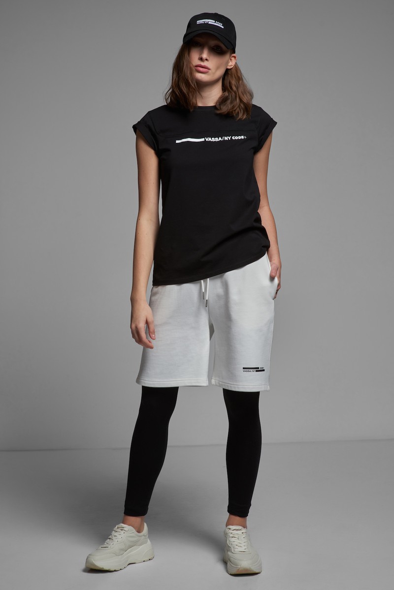 Футболка свободного кроя VASSA CODE, пол женский, цвет черный