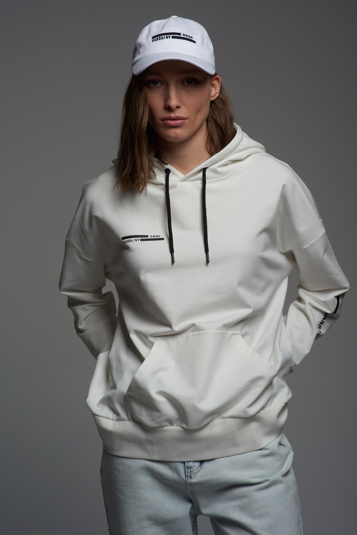 Hoodie female ДЖЕМПЕР ЖЕНСКИЙ VASSA CODE White