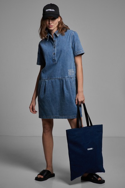 Джинсовое платье VASSA CODE, пол женский, цвет голубой