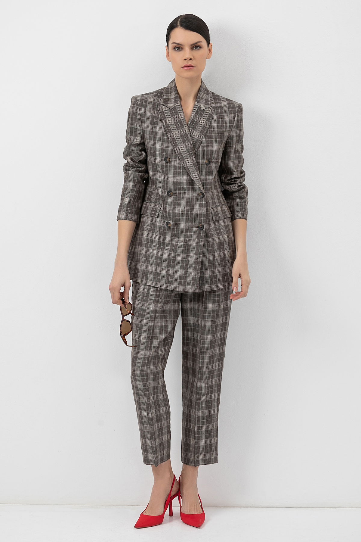 Pants female БРЮКИ VASSA&Co Brown