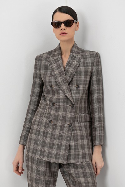 Жакет двубортный VASSA&Co, пол женский, цвет коричневый