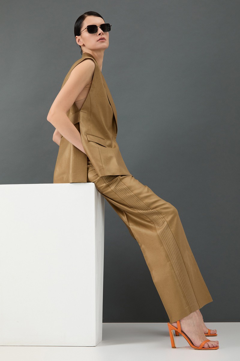 Широкие брюки VASSA&Co, пол женский, цвет хаки
