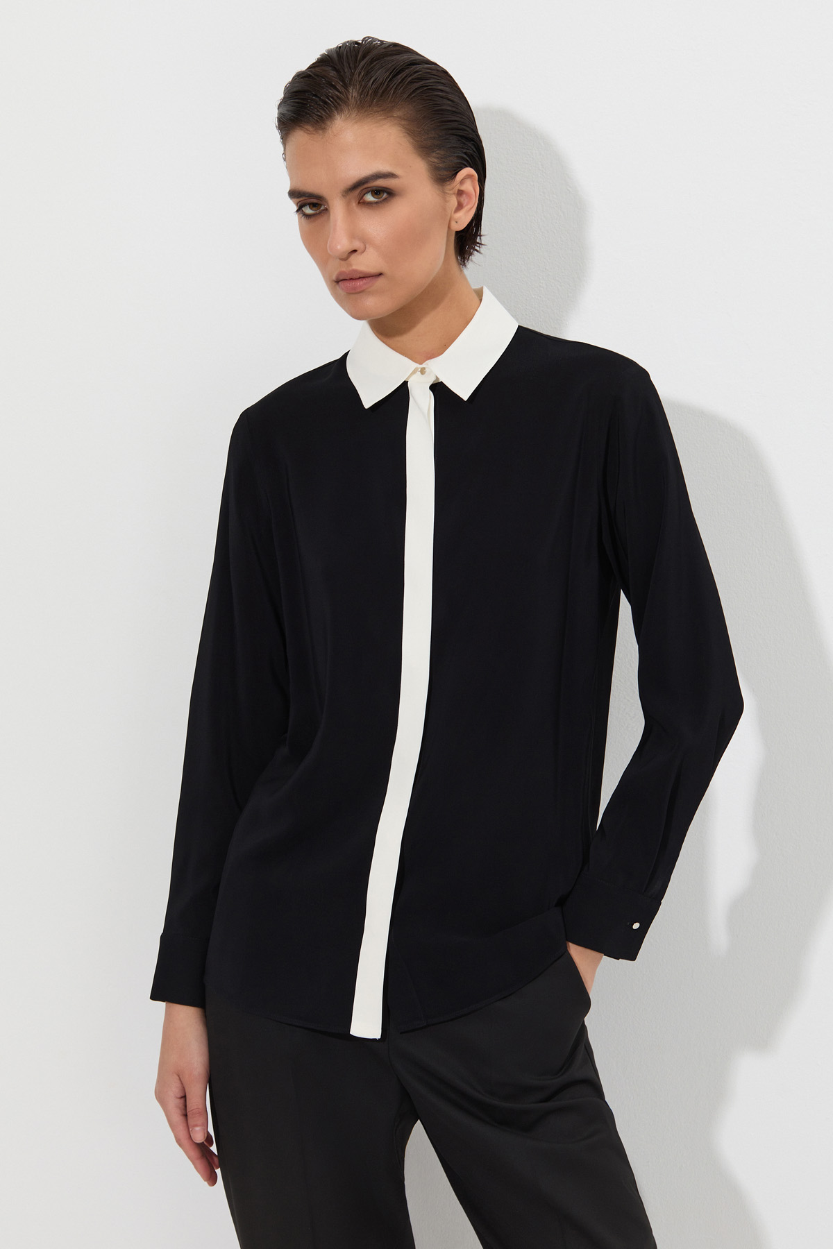 Blouse female БЛУЗКА VASSA&Co Black