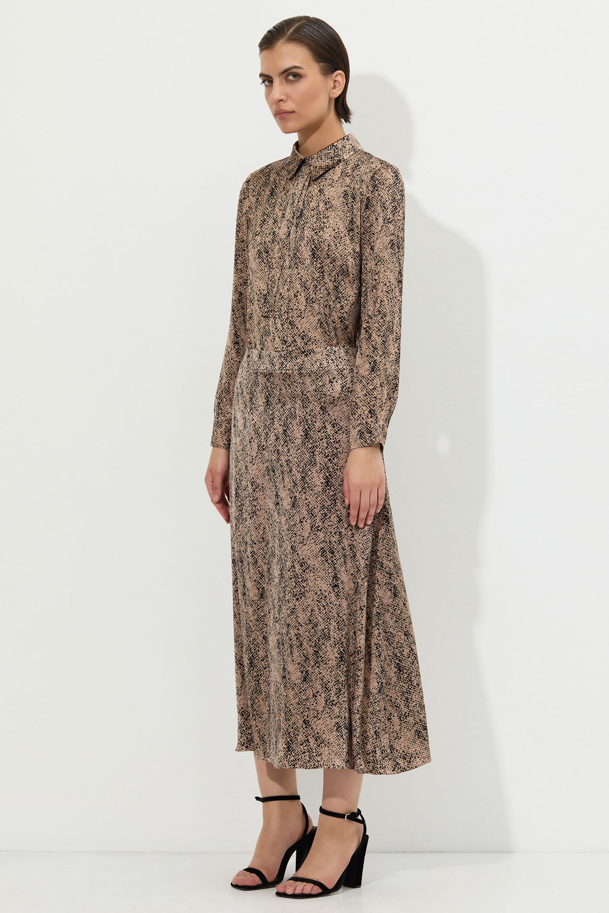 Skirt female ЮБКА VASSA&Co Brown