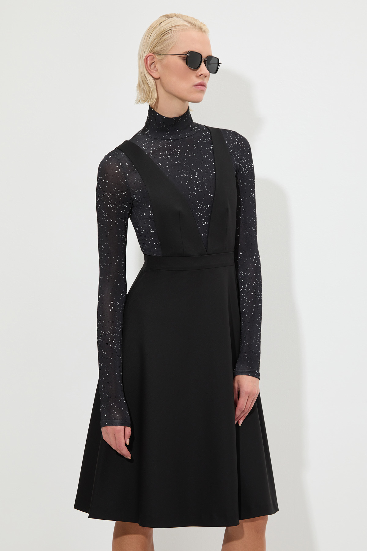 Dress female ПЛАТЬЕ VASSA&Co Black