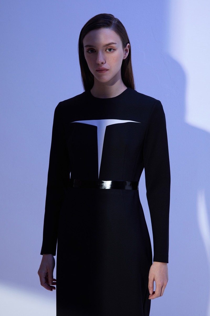 Платье с контрастной вставкой VASSA&Co, пол женский, цвет черный