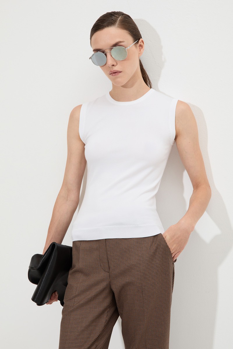 Топ в белом цвете VASSA&Co, пол женский, цвет белый