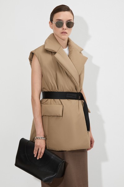 Жилет с контрастным поясом VASSA&Co, пол женский, цвет бежевый