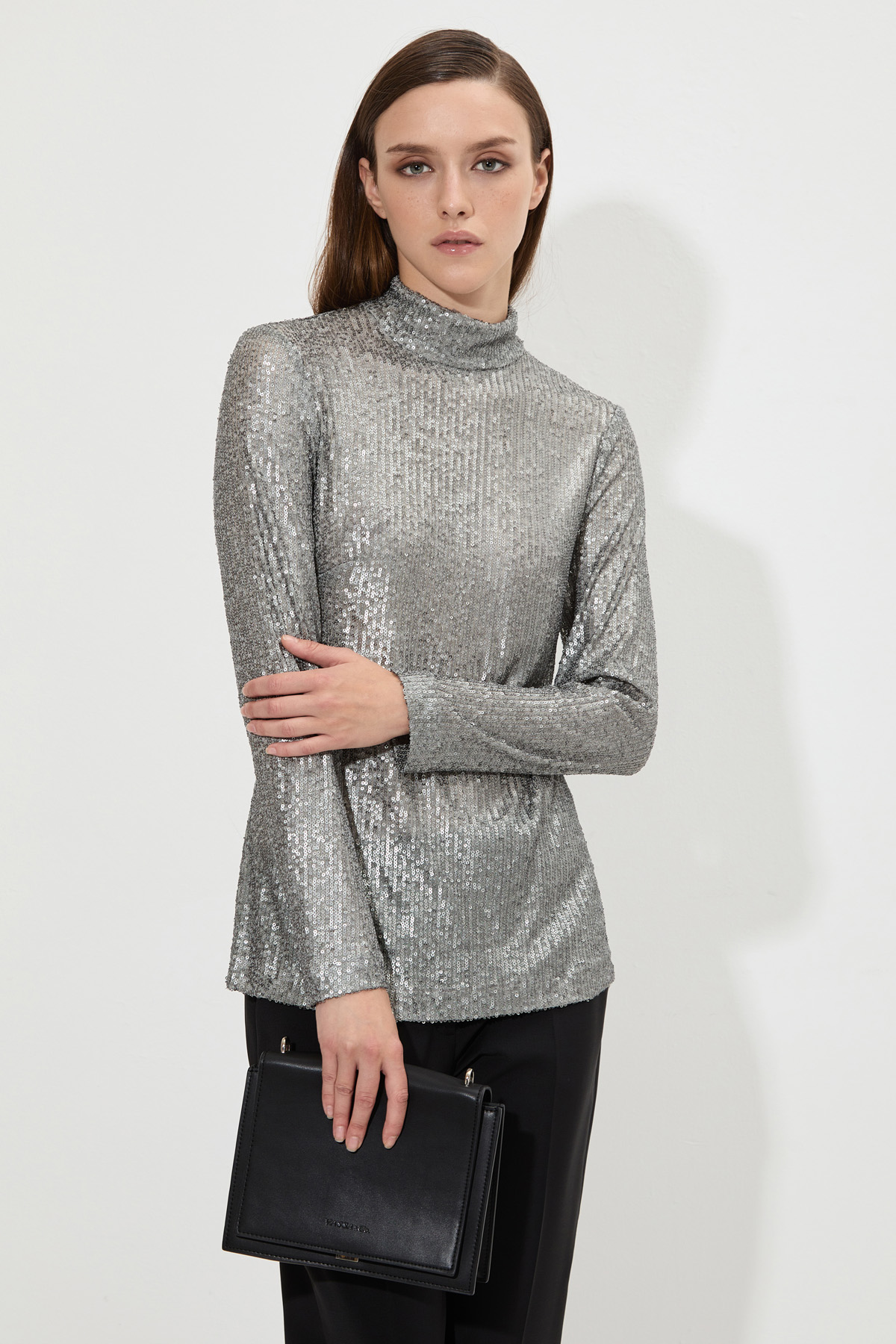 Блузка с пайетками VASSA&Co, пол женский, цвет серый