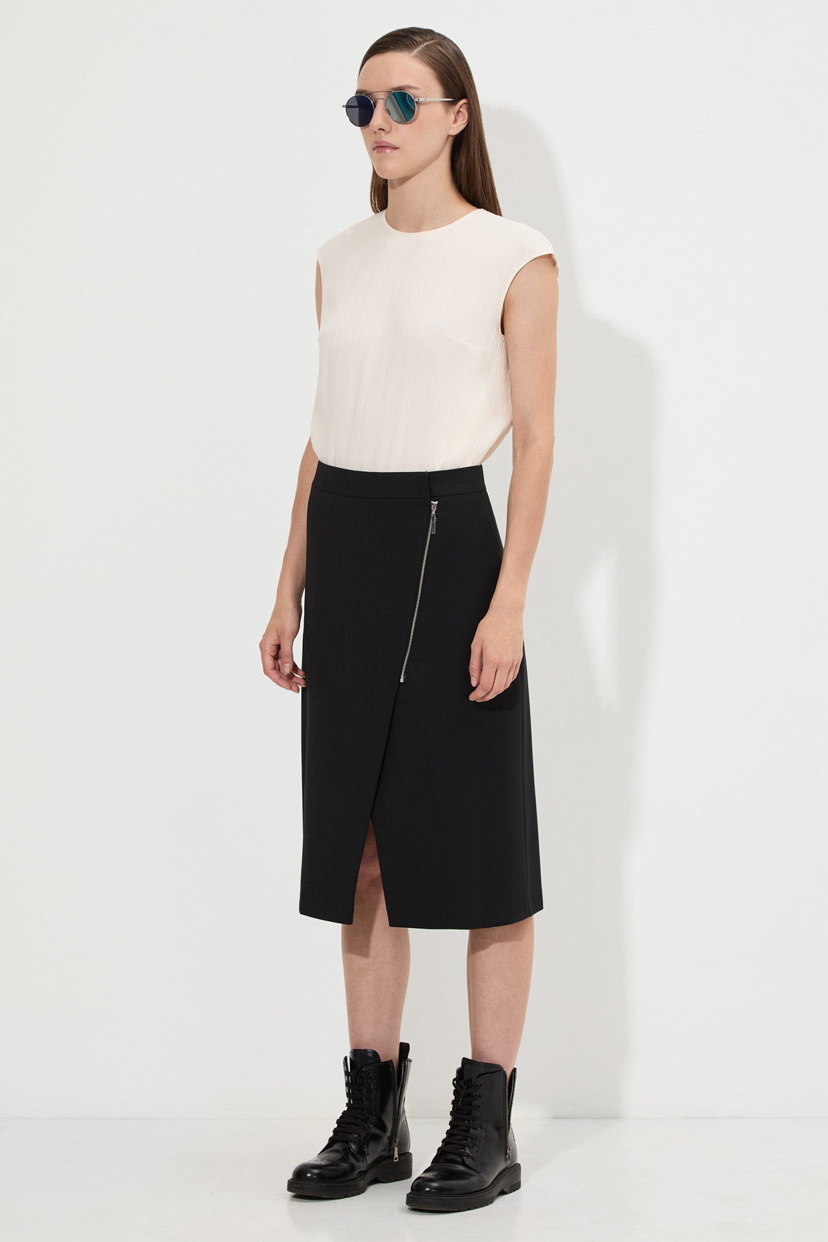 Skirt female ЮБКА VASSA&Co Black