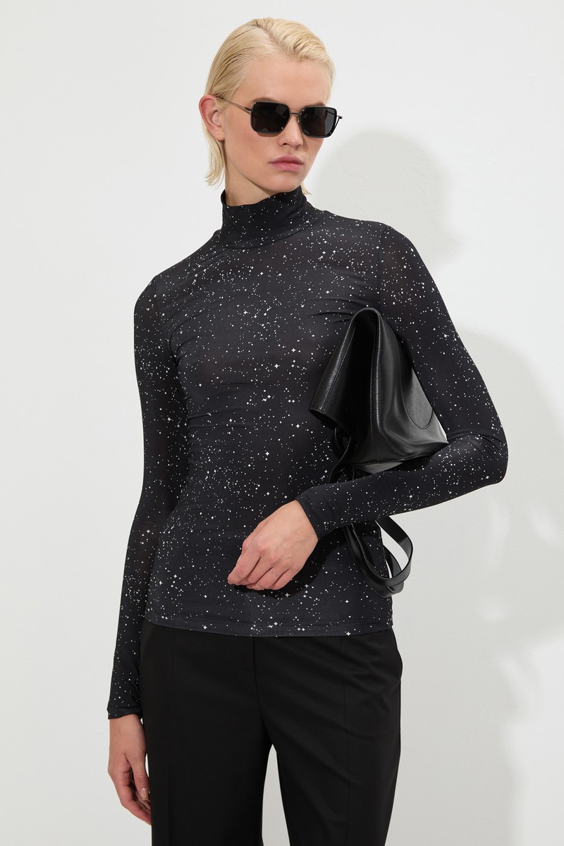 Водолазка VASSA&Co, пол женский, цвет черный