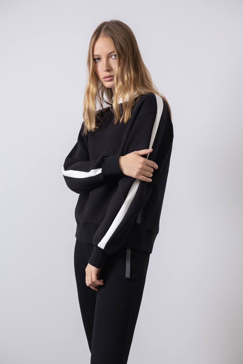 Свитшот с контрастными вставками , пол женский, цвет черный