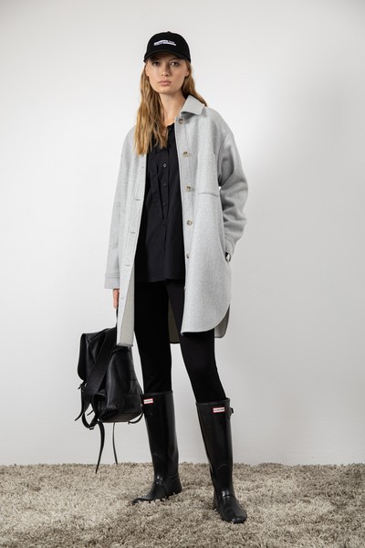 Рубашка из фланели на трикотажной подкладке VASSA CODE, пол женский, цвет серый