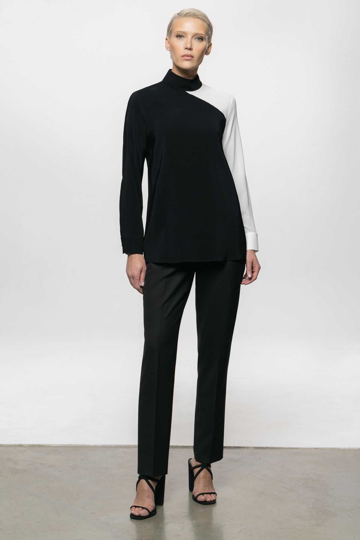 Блузка female БЛУЗКА VASSA&Co Black