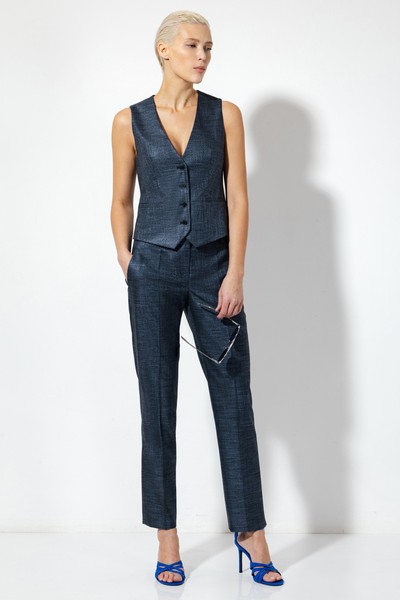 Костюмные брюки со стрелками VASSA&Co, пол женский, цвет синий