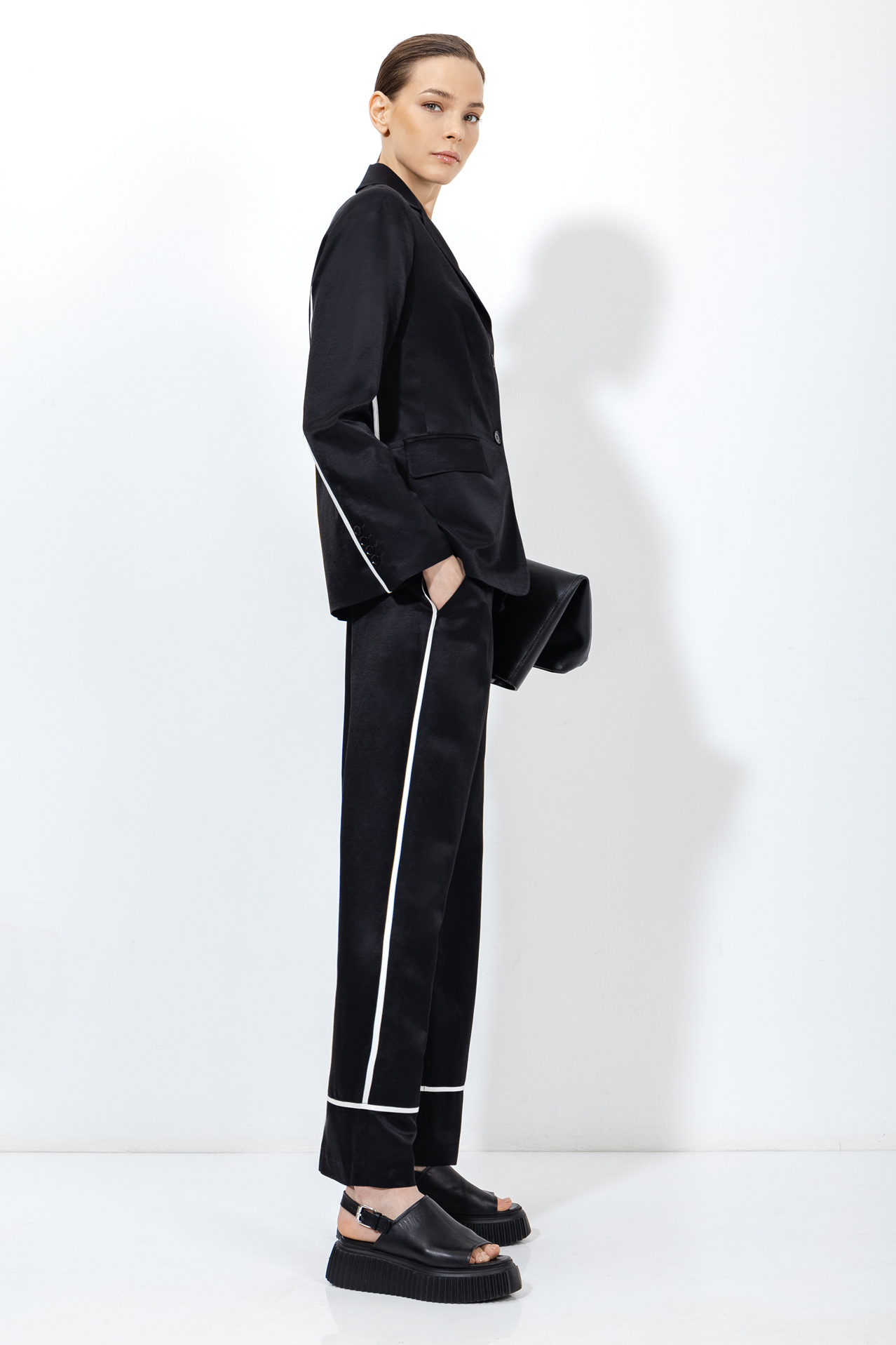 Жакет с контрастной отделкой female ЖАКЕТ VASSA&Co Black