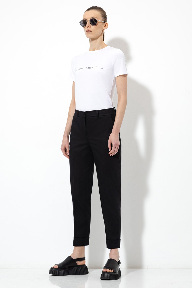 Укороченные брюки VASSA&Co, пол женский, цвет черный