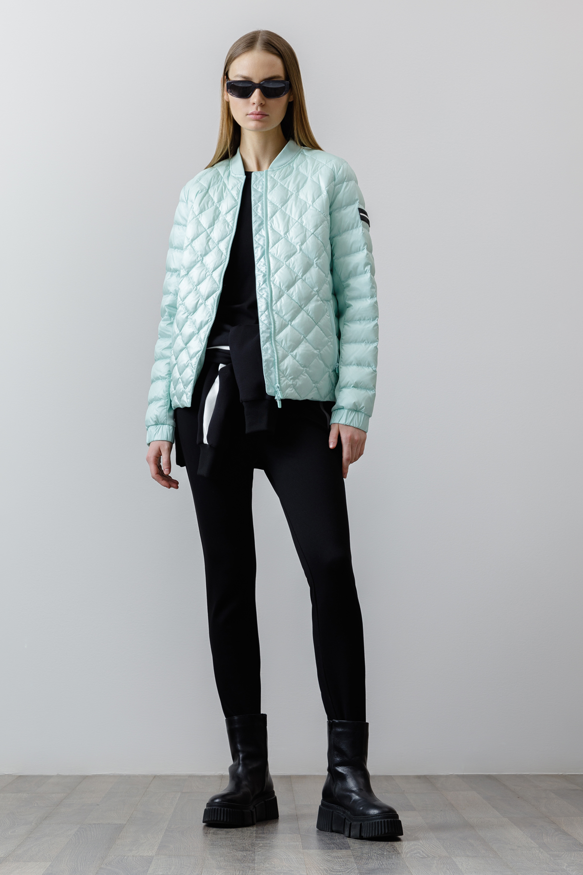 Bomber female КУРТКА ЖЕНСКАЯ VASSA CODE Зеленый