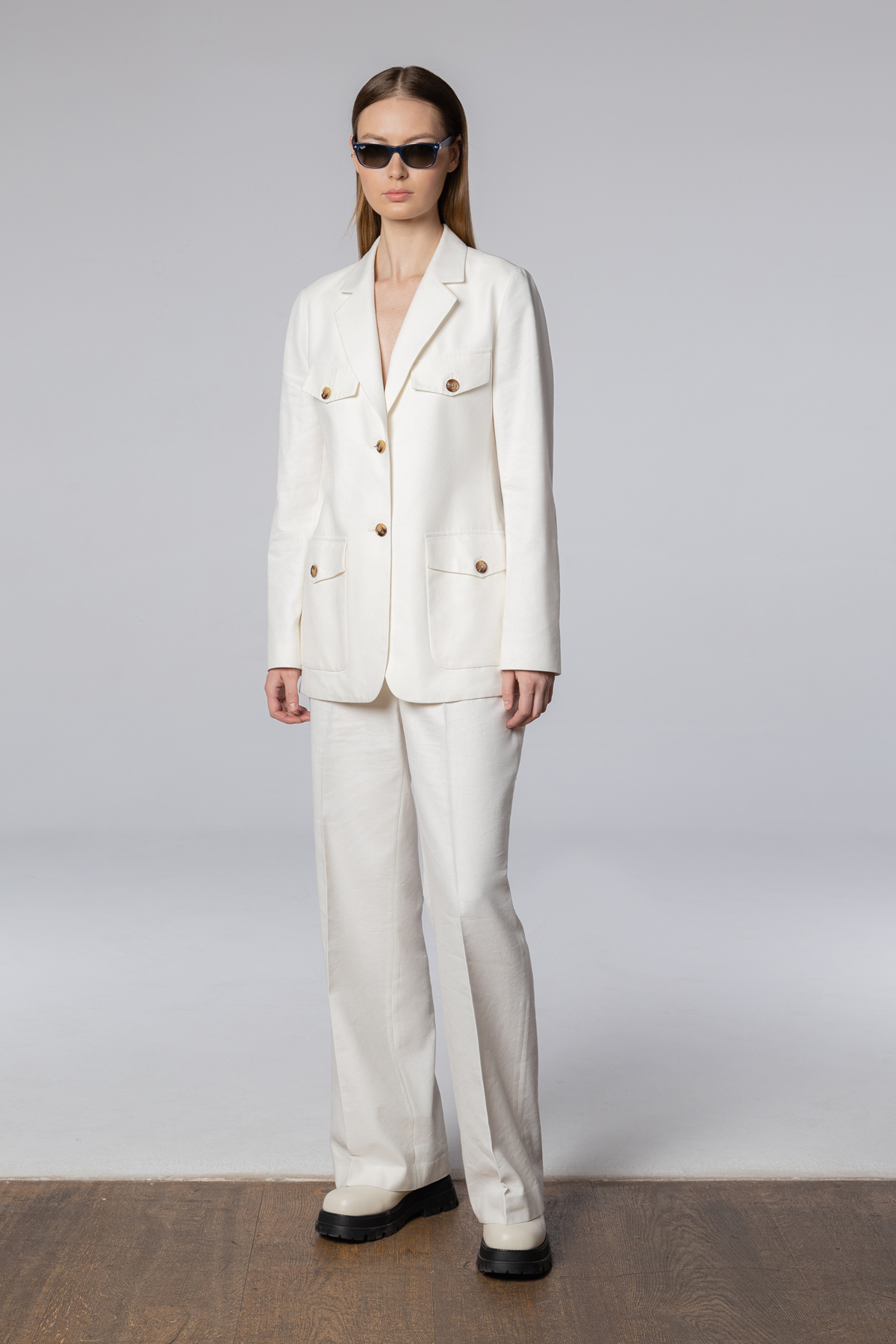 Trousers female БРЮКИ ЖЕНСКИЕ VASSA CODE White