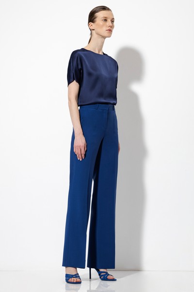 Брюки со стрелками VASSA&Co, пол женский, цвет синий