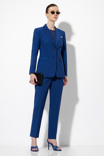 Зауженные брюки VASSA&Co, пол женский, цвет синий