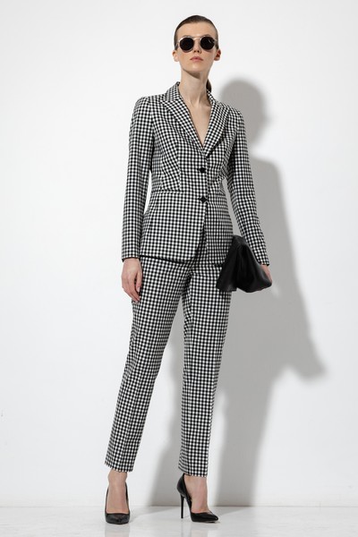 Приталенный жакет в клетку VASSA&Co, пол женский, цвет черный