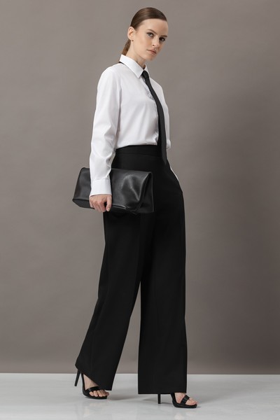 Брюки свободного кроя VASSA&Co, пол женский, цвет черный