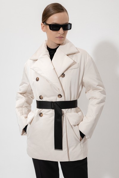 Куртка c контрастным поясом - стропой VASSA&Co, пол женский, цвет белый