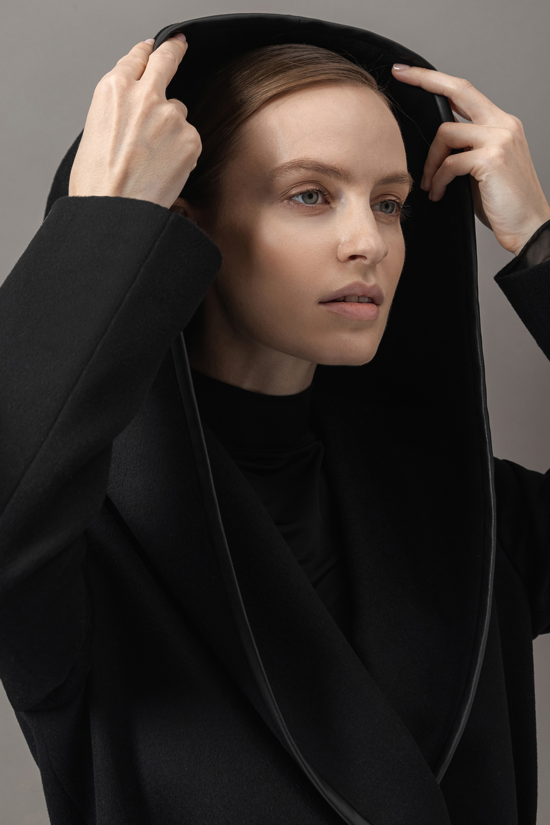 Пальто с капюшоном female ПАЛЬТО VASSA&Co Black