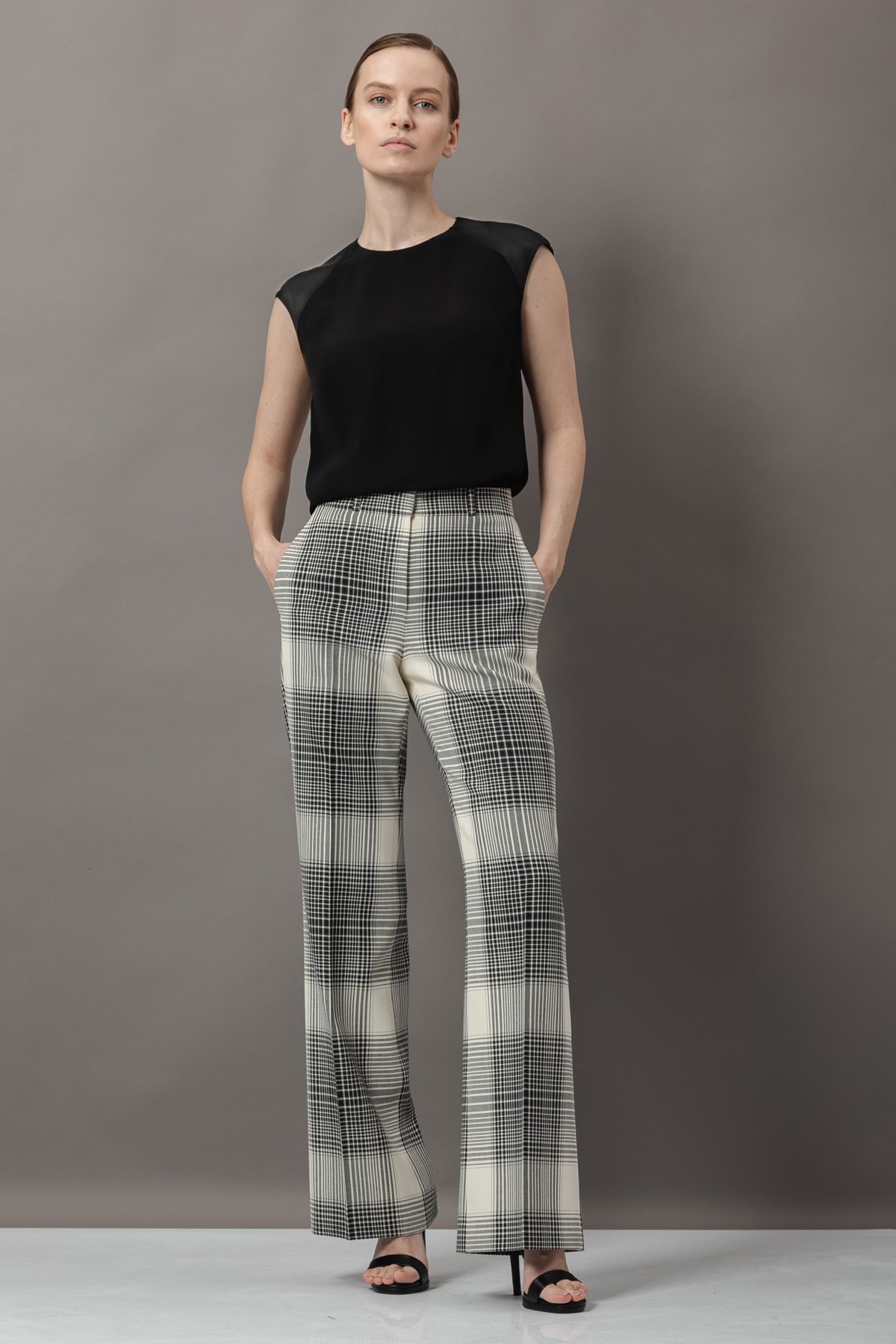 Блузка с фактурными вставками female БЛУЗКА VASSA&Co Black