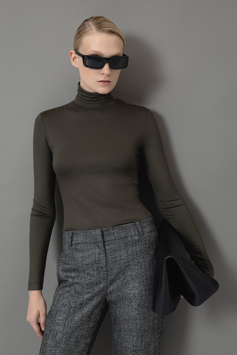 Водолазка VASSA&Co, пол женский, цвет хаки