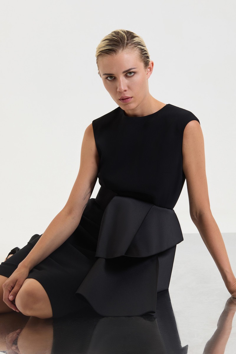 Платье со съемной атласной деталью VASSA&Co, пол женский, цвет черный