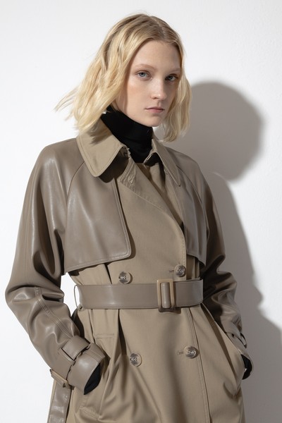 Двубортный тренч с деталями из экокожи VASSA CODE, пол женский, цвет серый