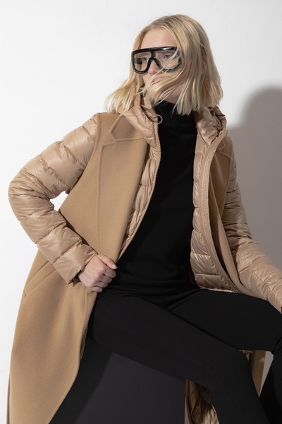 Пальто с капюшоном VASSA CODE, пол женский, цвет коричневый