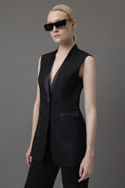 Жилет VASSA&Co, пол женский, цвет черный