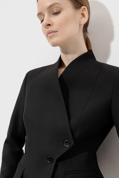 Жакет с асимметричными лацканами VASSA&Co, пол женский, цвет черный