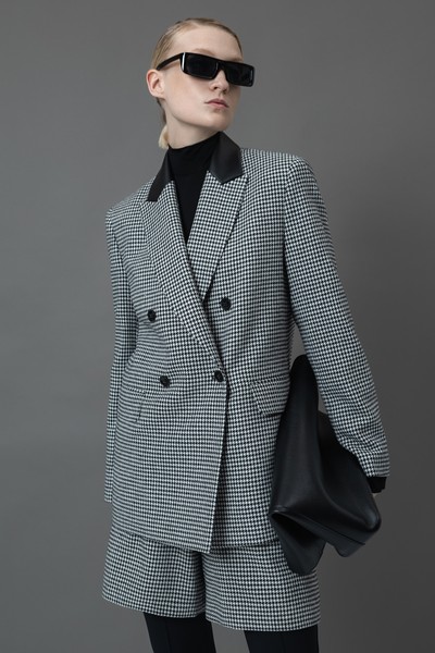 Двубортный жакет в гусиную лапку VASSA&Co, пол женский, цвет черный