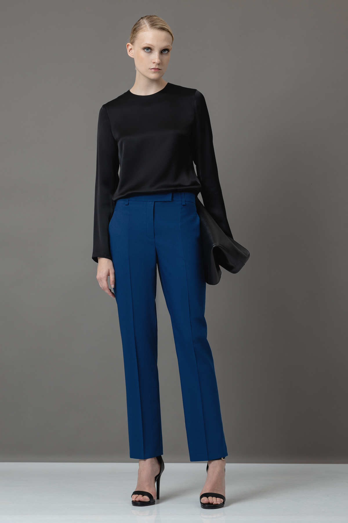 Брюки , пол женский, цвет синий