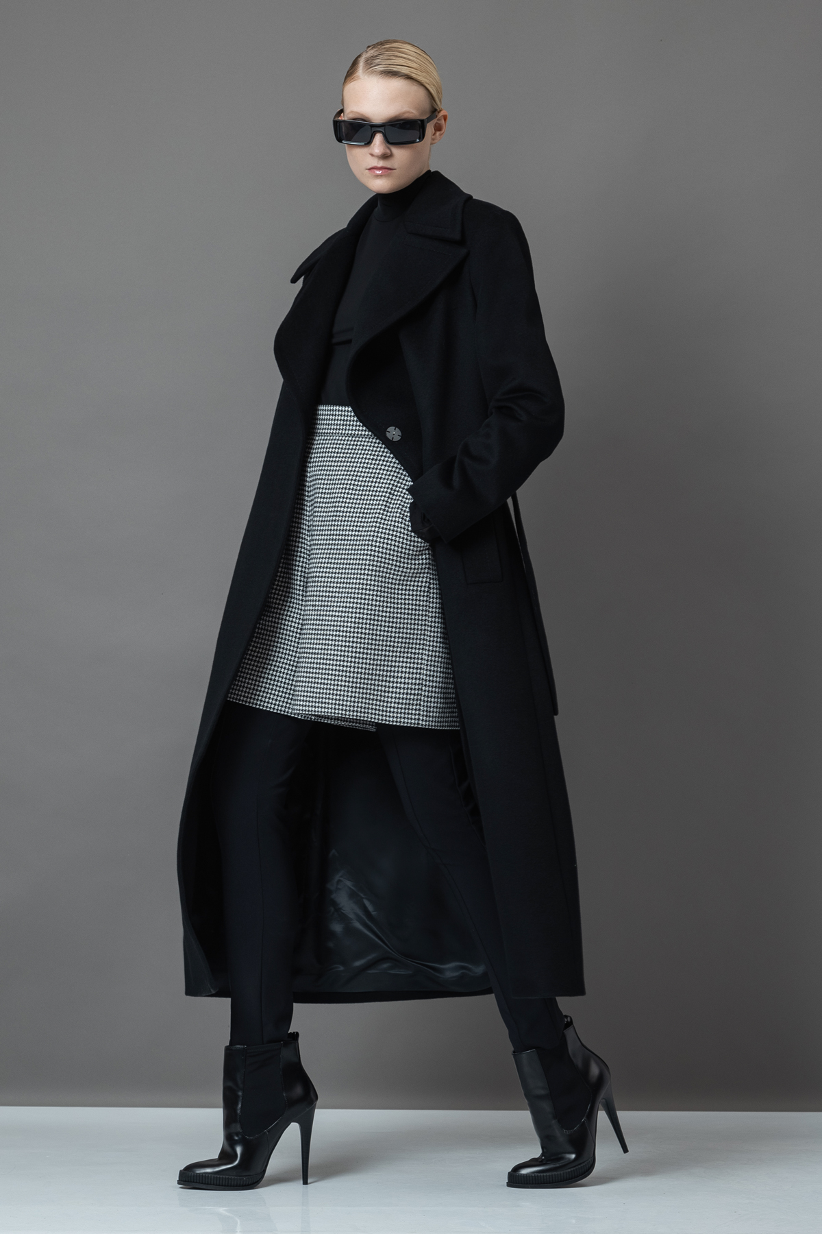 Шорты в гусиную лапку female ШОРТЫ VASSA&Co Black